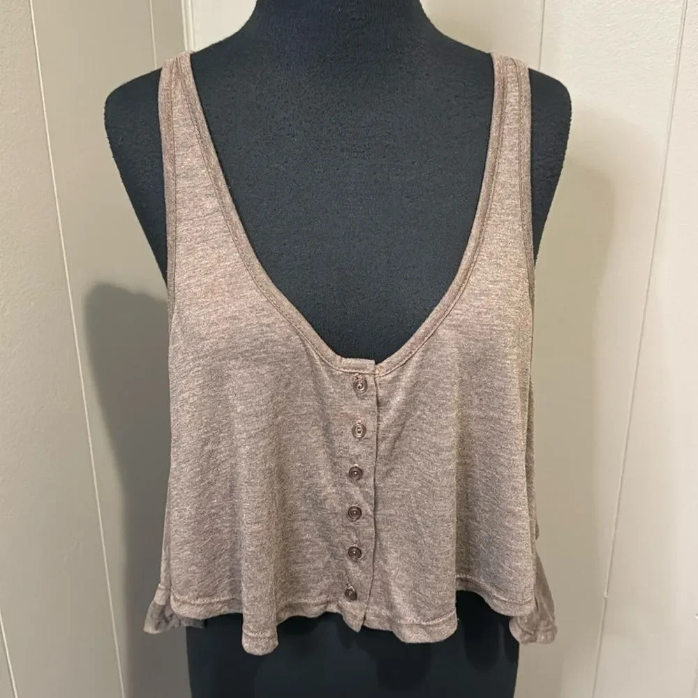 Emma & Sam brown scoop neck button front draped cropped tank. Deep armholes. Med